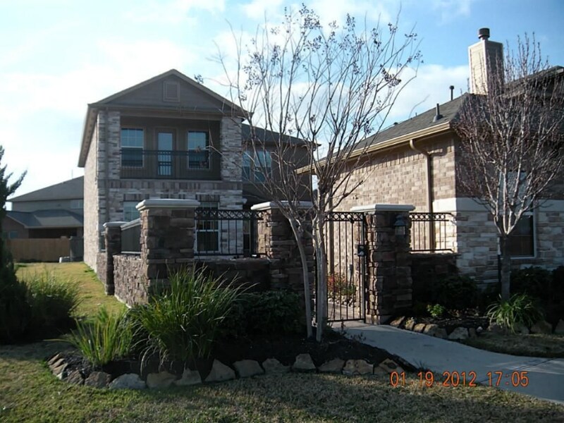 8115 Gran Villa Dr in Cypress, TX - Foto de edificio