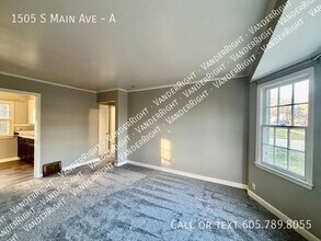 1505 S Main Ave in Sioux Falls, SD - Building Photo - Building Photo
