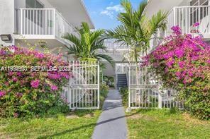 1719 Wiley St in Hollywood, FL - Building Photo