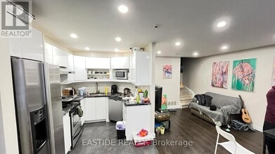 151 Townsgate Dr in Toronto, ON - Building Photo - Building Photo