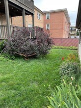 6523 N Northwest Hwy, Unit Second Floor in Chicago, IL - Building Photo - Building Photo