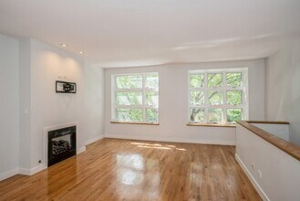7205 N Oakley Ave in Chicago, IL - Building Photo - Building Photo