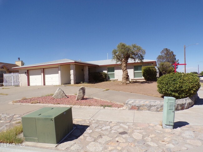 property at 4699 Round Rock Dr