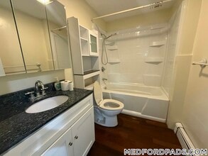 251 Central Ave in Medford, MA - Foto de edificio - Building Photo