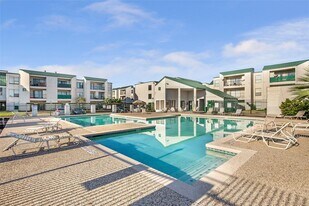 2816 S Bartell Dr in Houston, TX - Building Photo