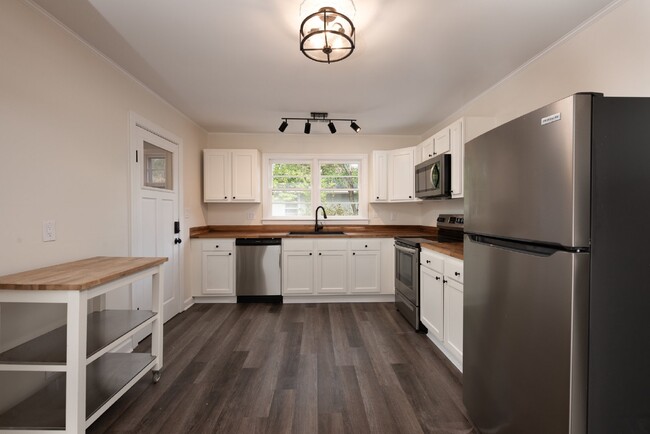 231 Oakcrest Dr in Wilmington, NC - Building Photo - Building Photo