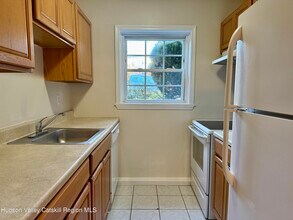 16 Huguenot St in New Paltz, NY - Building Photo - Building Photo