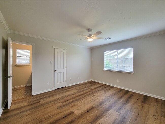 property at 3658 Villa Glen Dr