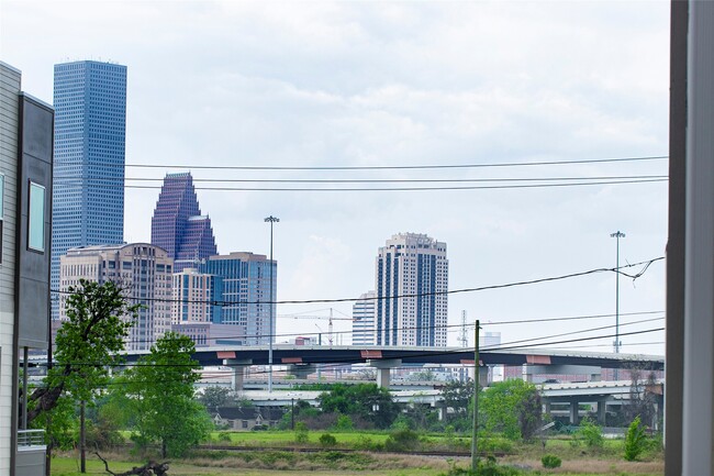 property at 2713 EaDo Edge Ct