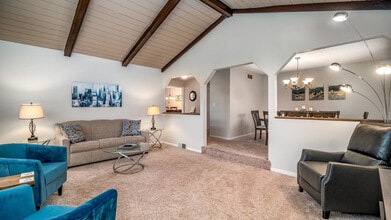 886 Arthur Dr, Unit ID1285093P in Elgin, IL - Foto de edificio - Building Photo