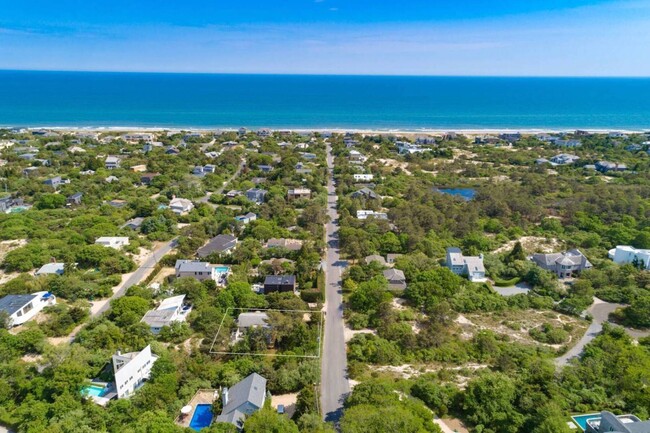 11 Mako Ln in Amagansett, NY - Building Photo - Building Photo