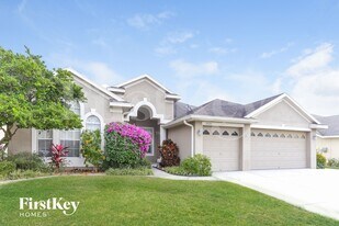 2620 Wood Pointe Dr in Holiday, FL - Building Photo