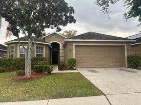 3697 Hampton Hills Dr in Lakeland, FL - Building Photo