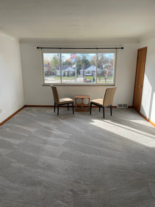 2192 Vernier Rd Rentals in Grosse Pointe Woods, MI