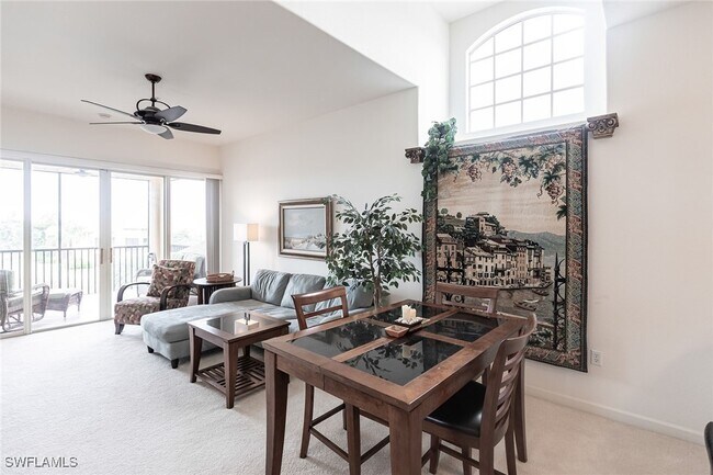 8598 Via Lungomare Cir in Estero, FL - Foto de edificio - Building Photo