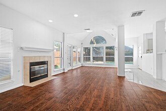 5809 Gloucester Ct in Arlington, TX - Building Photo - Building Photo