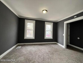 128 Dove St in Albany, NY - Building Photo - Building Photo