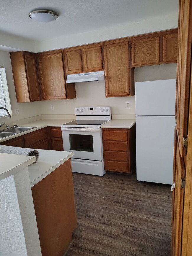 2243 Aspen Mirror Way, Unit 102 in Laughlin, NV - Foto de edificio - Building Photo