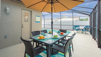 7802 Laurel Oak Ln in Kissimmee, FL - Foto de edificio - Building Photo