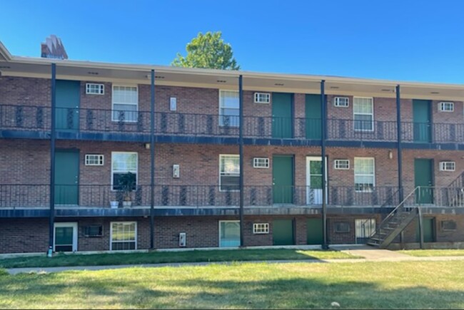 Landing at Malabu in Lexington, KY - Building Photo - Building Photo