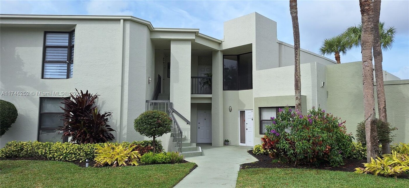6417 La Costa Dr in Boca Raton, FL - Building Photo