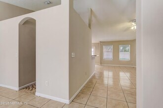 9703 Cedar Ridge Dr W in Jacksonville, FL - Building Photo - Building Photo