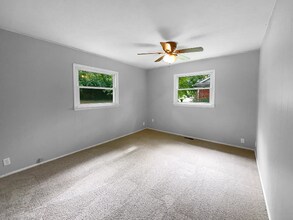 210 Littlebrook Dr in Fairfield, OH - Foto de edificio - Building Photo