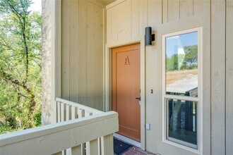 801 Grassy Knoll in Horseshoe Bay, TX - Building Photo - Building Photo
