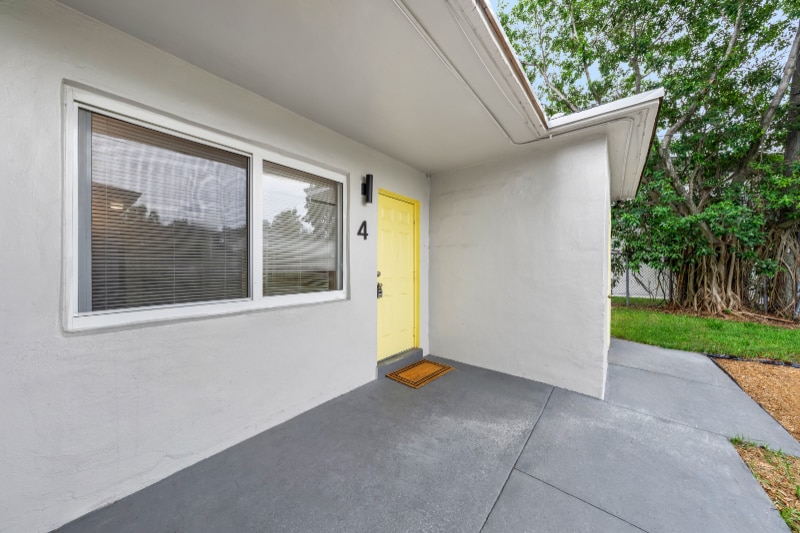 1210 NW 2nd St in Fort Lauderdale, FL - Foto de edificio