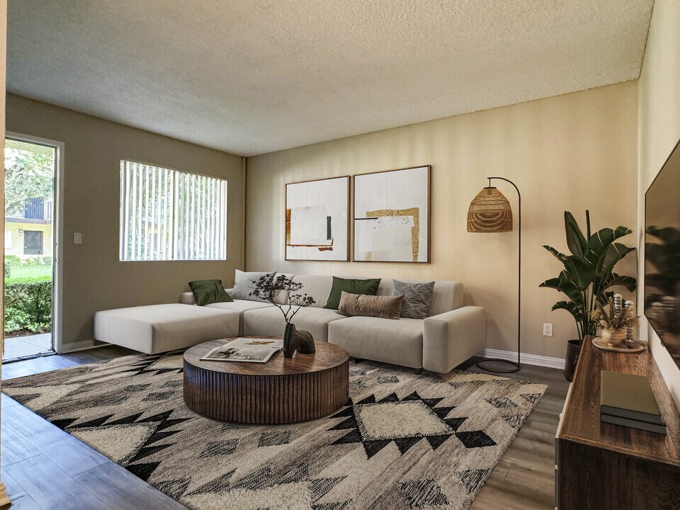 Orange Terrace Apartments in Long Beach, CA - Building Photo