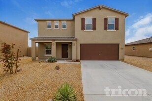 227 W Watson Ct in Casa Grande, AZ - Building Photo
