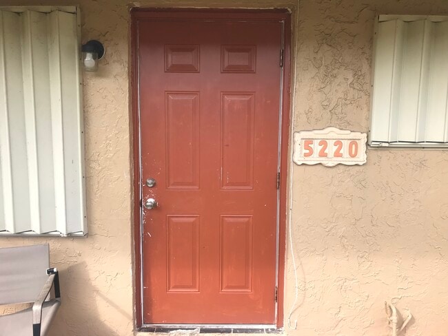 5220 NW 22nd St, Unit #5220 in Lauderhill, FL - Building Photo - Building Photo