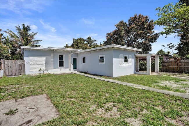 335 NW 109th St in Miami, FL - Building Photo - Building Photo