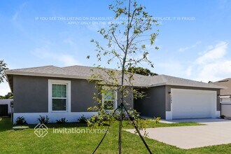1042 SW Del Rio Blvd in Port St. Lucie, FL - Building Photo - Building Photo