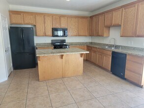 3205 Outrider Ct in North Las Vegas, NV - Building Photo - Building Photo