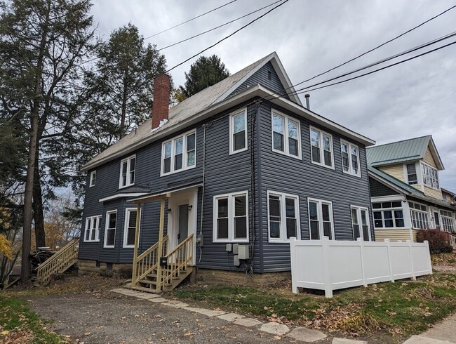548 Baldwin St in Meadville, PA - Building Photo - Building Photo