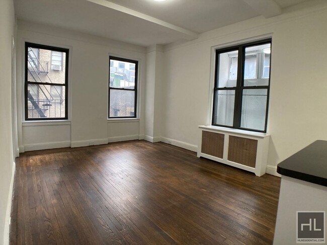 property at 140 E 46th St