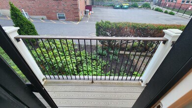 32 Cummins Hwy in Boston, MA - Building Photo - Building Photo