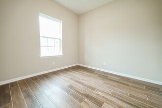 18731 Crk Fls Ln in Magnolia, TX - Foto de edificio - Building Photo