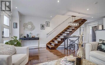 92 Lake Crescent in Toronto, ON - Building Photo - Building Photo