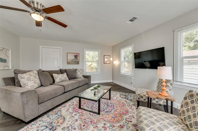 2314 S Hampton Rd in Dallas, TX - Building Photo - Building Photo