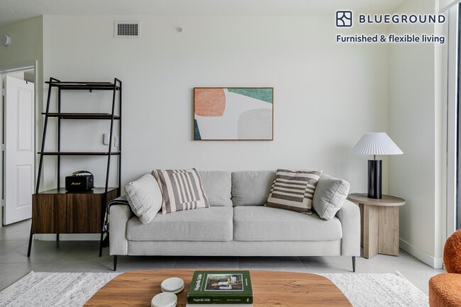 729 NW 2nd St in Miami, FL - Building Photo - Building Photo