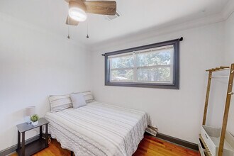 1395 Stoneham Ct in Atlanta, GA - Foto de edificio - Building Photo