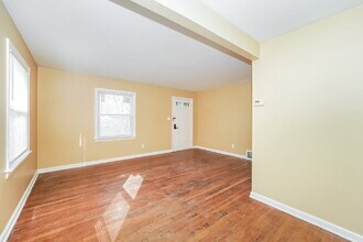 3989 E 177th St in Cleveland, OH - Building Photo - Building Photo