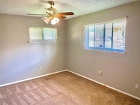 706 Voyager Dr photo'