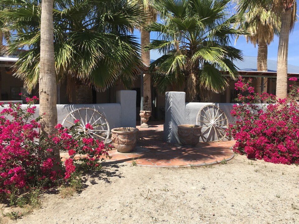 19900 Bennett Rd, Unit Sky Ranch in Desert Hot Springs, CA - Building Photo