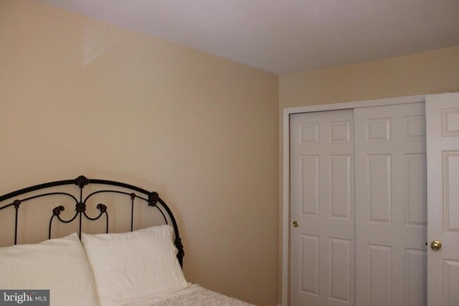 14186 Hunters Run Way in Gainesville, VA - Building Photo - Building Photo