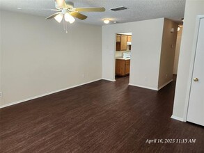 429 SW Thomas St in Burleson, TX - Building Photo - Building Photo