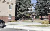 The Crestwood in Provo, UT - Foto de edificio - Building Photo