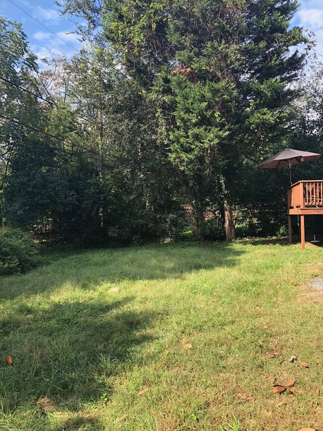 2240 Laburnum Ave in Charlotte, NC - Building Photo - Building Photo